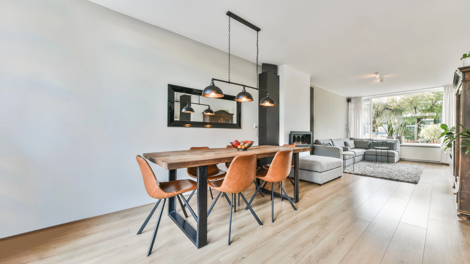 wohnzimmer-immobilie-verkaufen-darmstadt Wohnzimmer einer Immobilie in Darmstadt — LIVADIS Immobilien